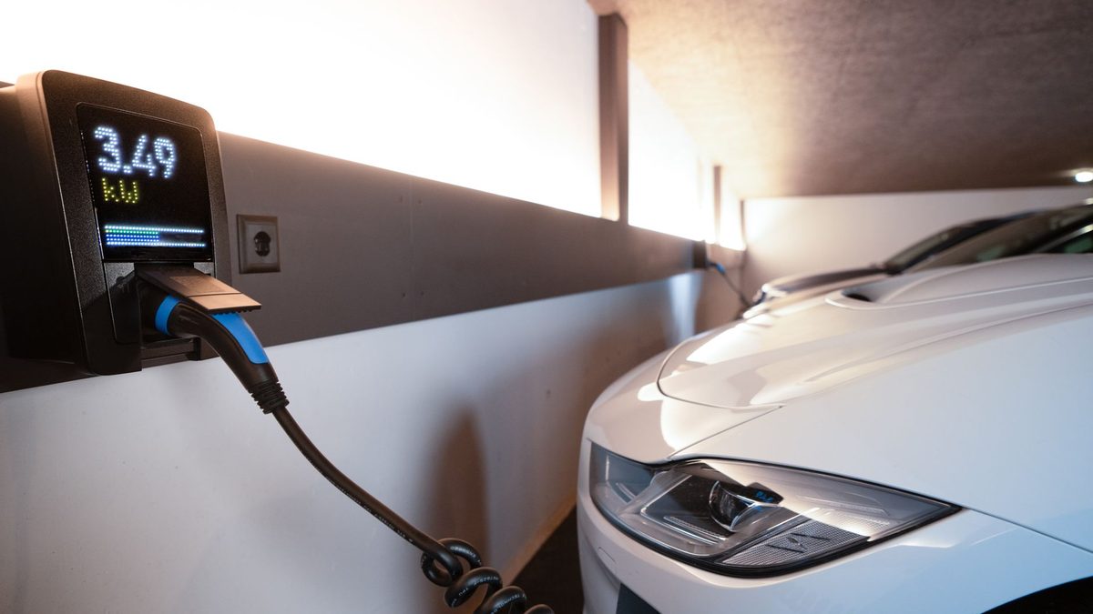 Level 2 Charger Installation for Aurora Garages